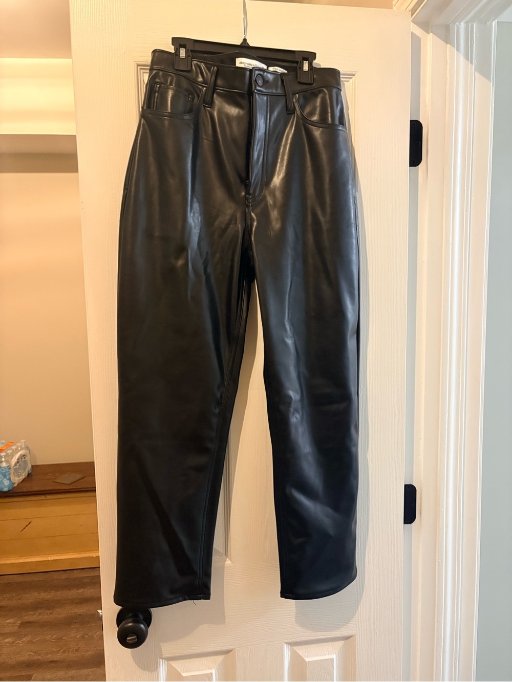 Abercrombie & Fitch Black vegan Leather ultra straight ultra high rise 28/6